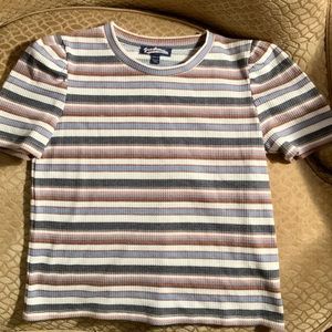 Freshman girls’ short sleeve shirt, sz M, great co